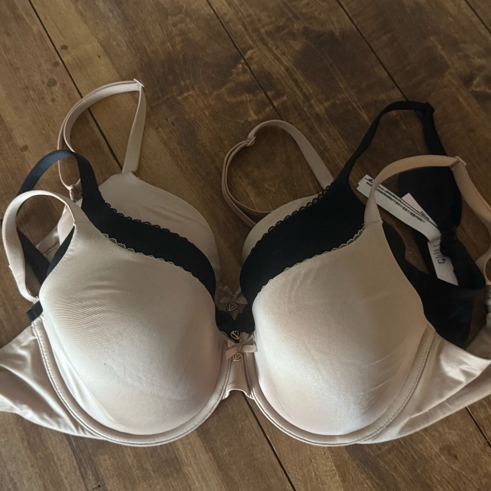 Victoria’s Secret Body by Victoria Bra Bundle – 32DD – Like New (3 Bras)